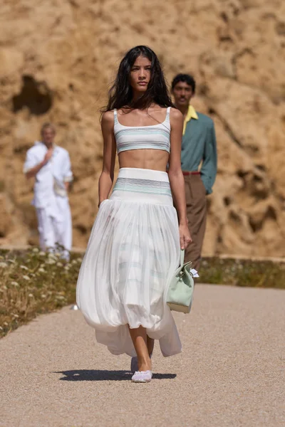Look 17